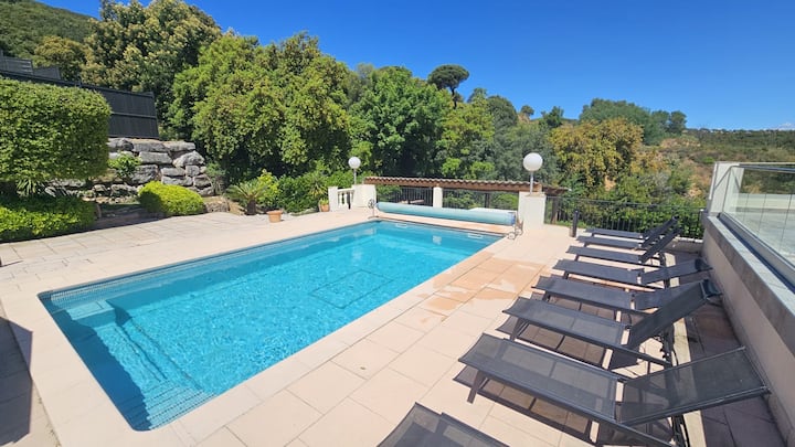 Splendid Villa Of Charm On The Heights Of Sainte-maxime - Saint-Tropez