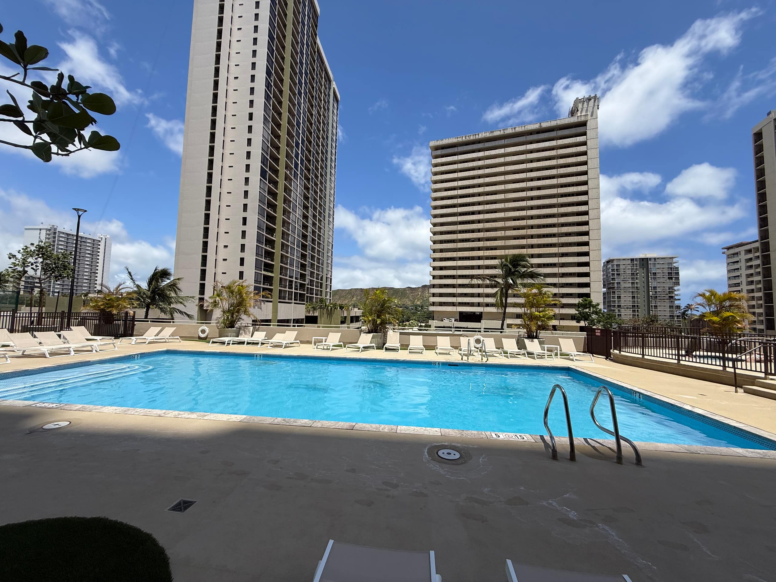 Condo in Honolulu · ★4.94 · 1 bedroom · 2 beds · 1 private bath - Image 20