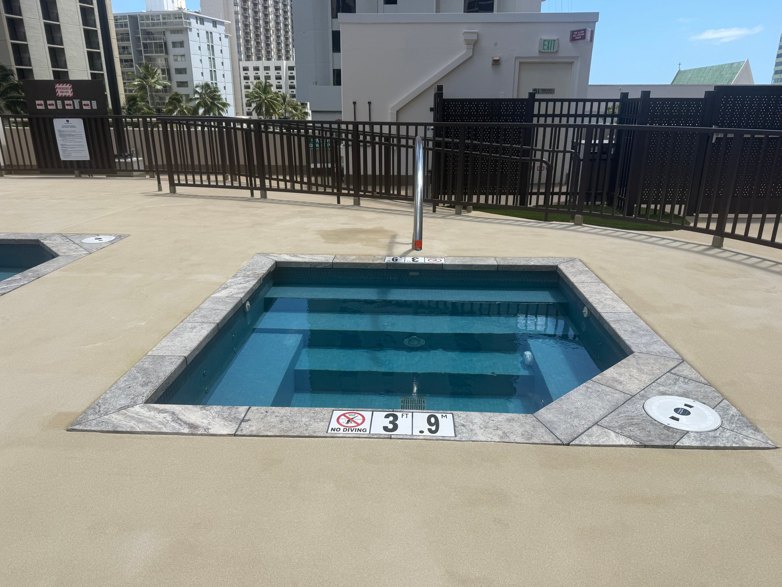 Condo in Honolulu · ★4.94 · 1 bedroom · 2 beds · 1 private bath - Image 21