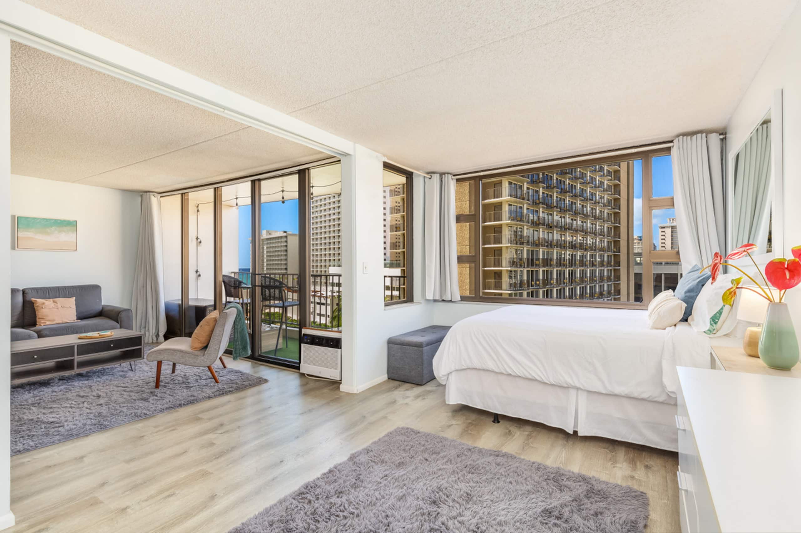 Condo in Honolulu · ★4.94 · 1 bedroom · 2 beds · 1 private bath - Image 10