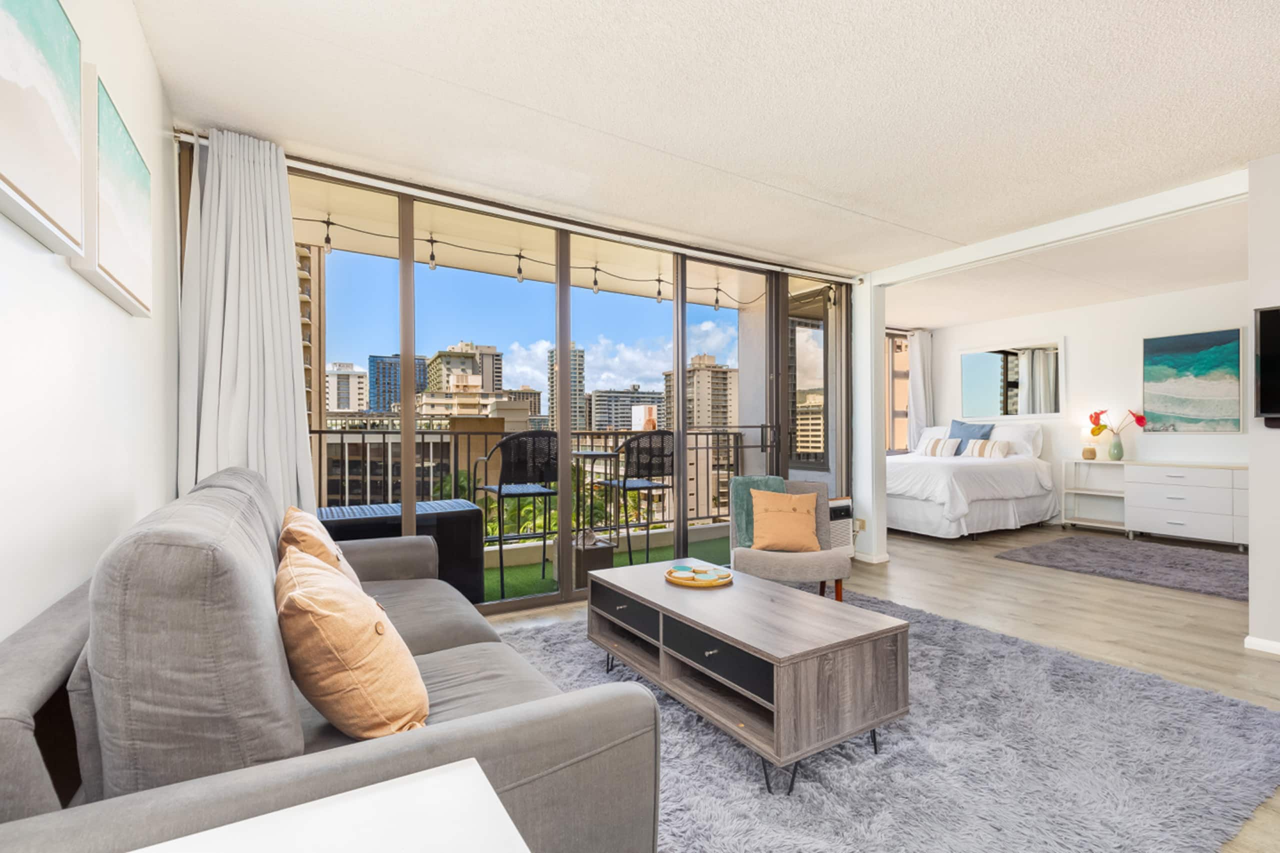 Condo in Honolulu · ★4.94 · 1 bedroom · 2 beds · 1 private bath - Image 1