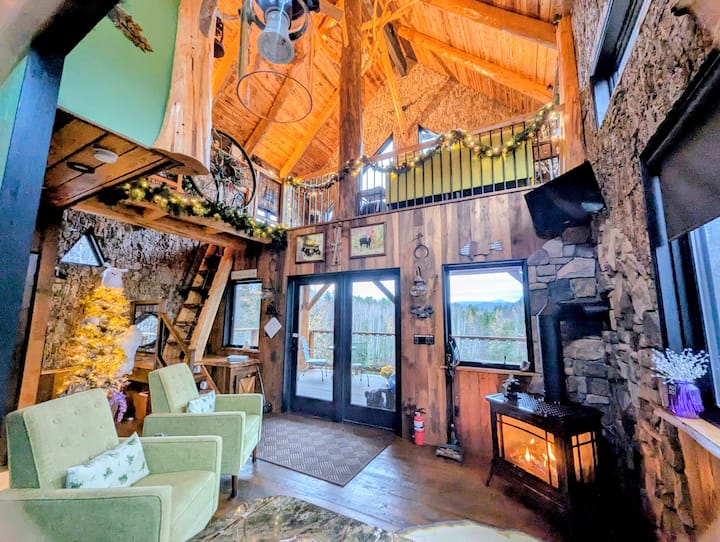 Amazing Treehouse On 34 Acres, Pond, Mtn. Views! - Vermont
