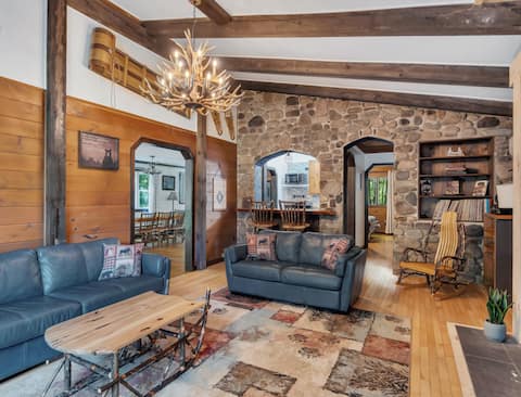 Multi fam waterfront near Lake George w/3 units