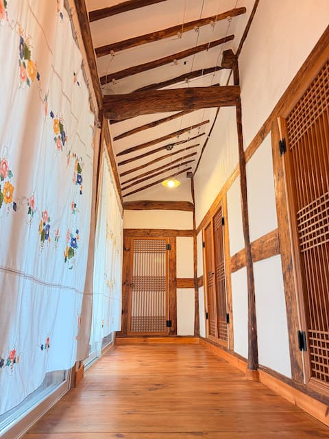 [Multi-night discount] 80-year-old country house, Samjin River House – 'Main Building, Archiving'