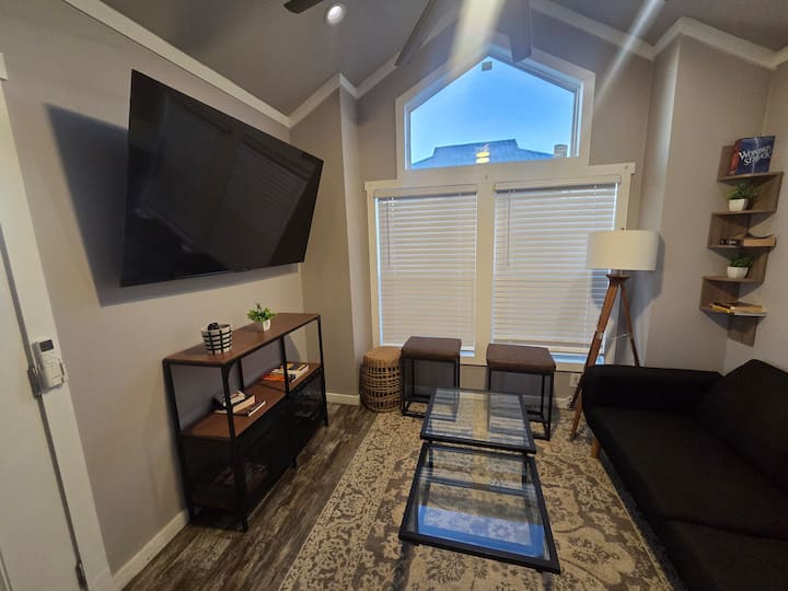 Escape To Our Charming Tiny House On A Quiet Farm! - Midlothian, TX