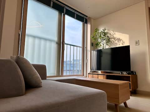 [Seongsu Suite] Namsan/Seoul Forest View | Pleasant 2 rooms | Independent living room and kitchen