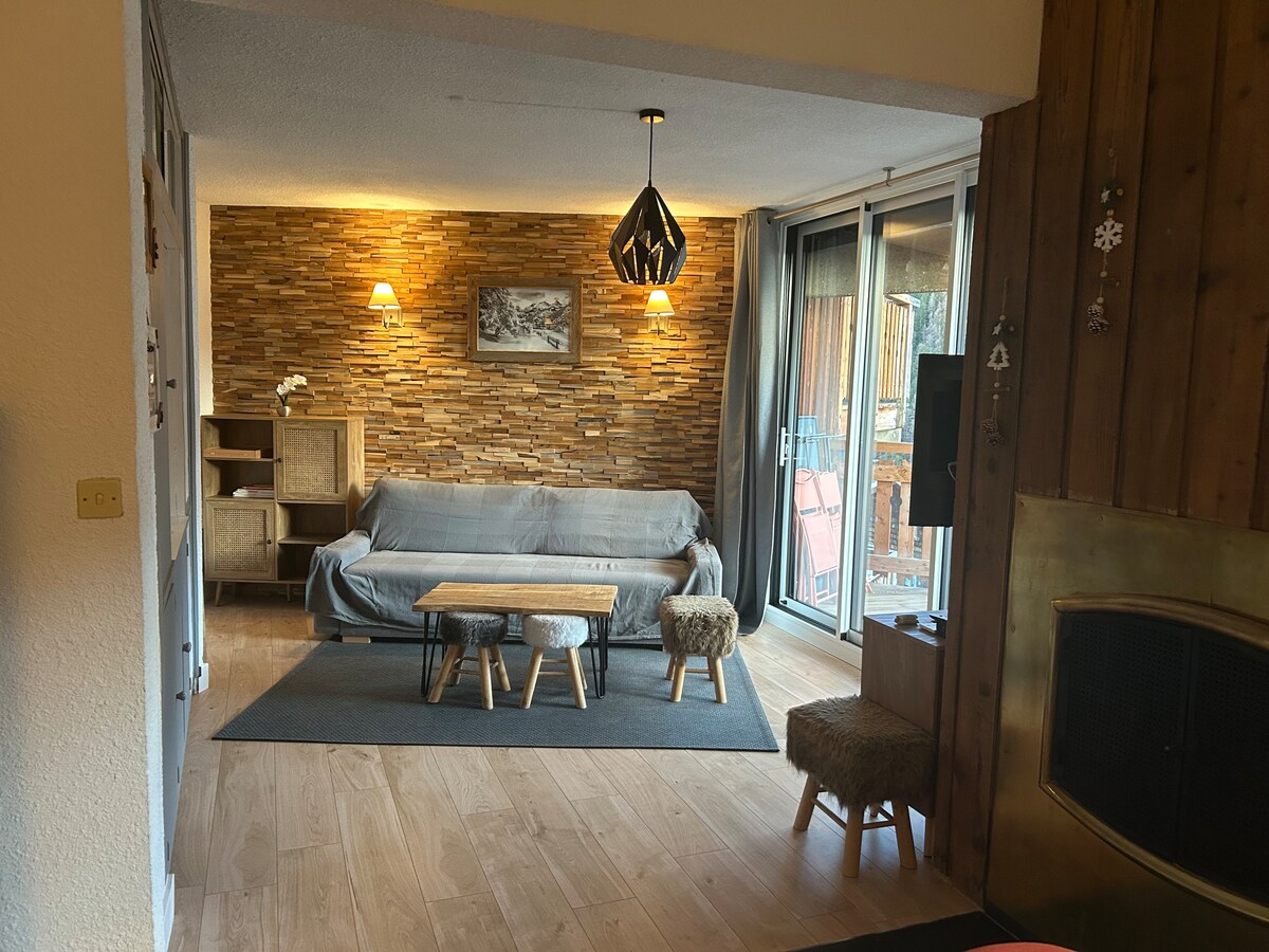 Annuncio Airbnb popolare: Large 2-room with slope view a Uvernet Fours