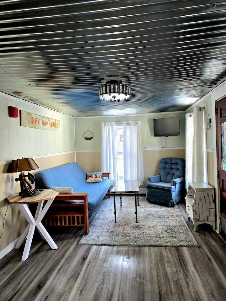 Beach/ski Rustic Inn #4 - Weirs Beach, NH