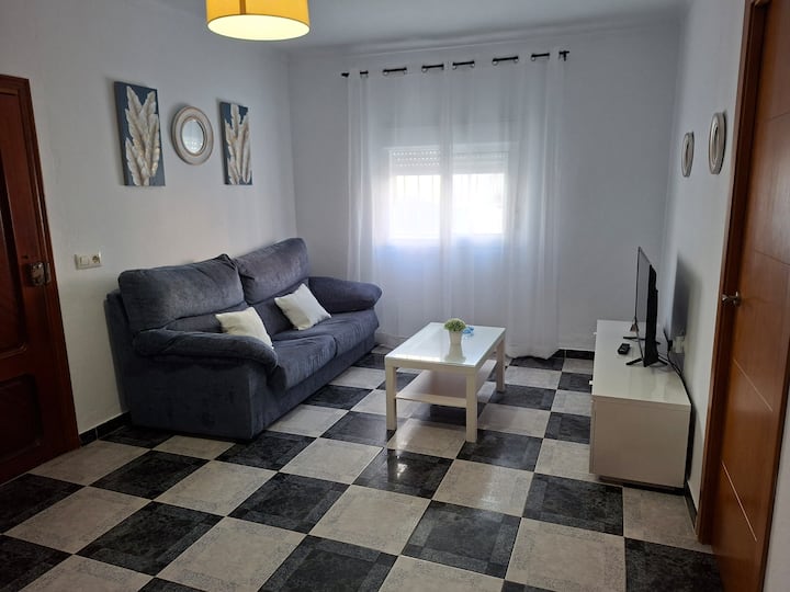 Solo Alquilamos A Familias.piso Céntrico En Conil - Conil de la Frontera