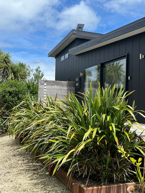 Beach house at Tauranga Bay