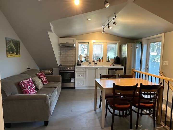 Newly Built 1bedroom Guesthouse-with Ac & Evoutlet - Vancouver