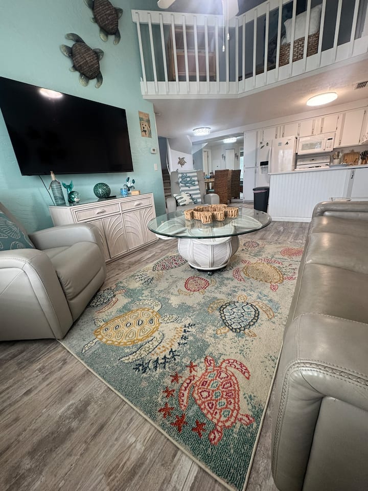 Sea Turtle Villa~short Walk To The No Drive Beach - New Smyrna Beach, FL