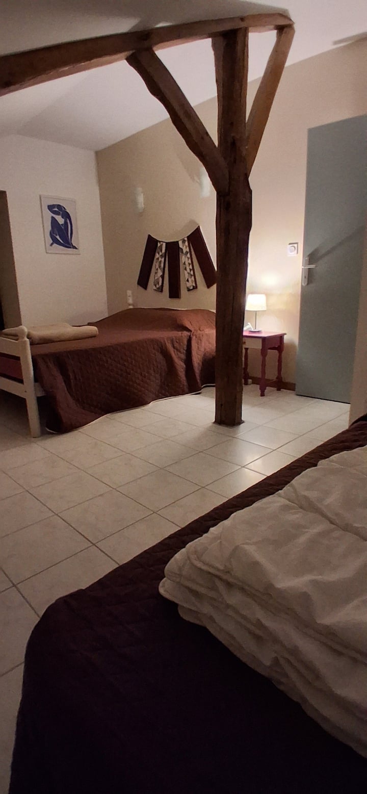 חדר שינה 4 נמצא למעלה 