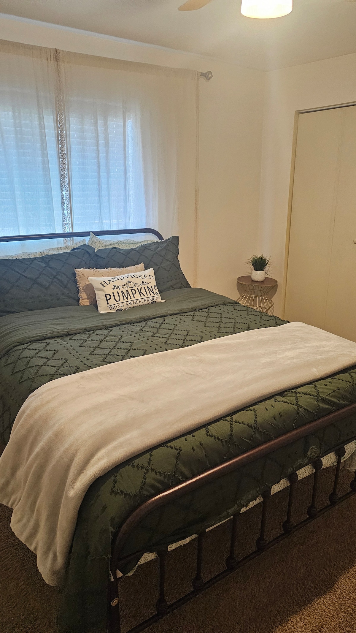 საძინებელი 2