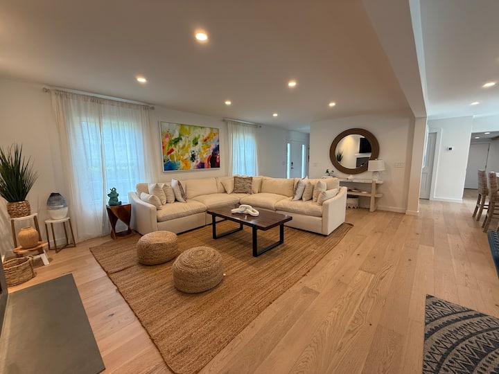 Just Renovated  Southampton Retreat W/ Heated Pool - The Hamptons, NY