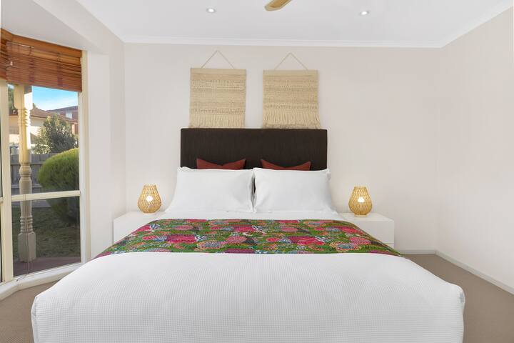 Hon – Aircon Light Bright Home with BBQ gallery image 4