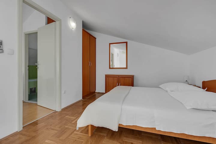 Tučepi Seafront Apartment A4 - Tučepi
