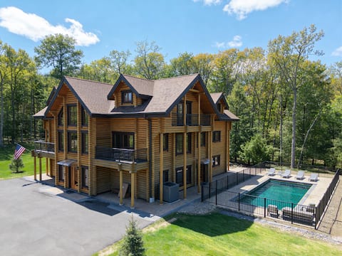 Log House Chalet | Outdoor Pool | Sauna | Hot Tub