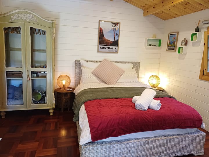 Snuggle Inn - Charming Mountain Chalet - Katoomba