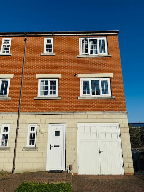 Fishermans House | Contractors | Parking