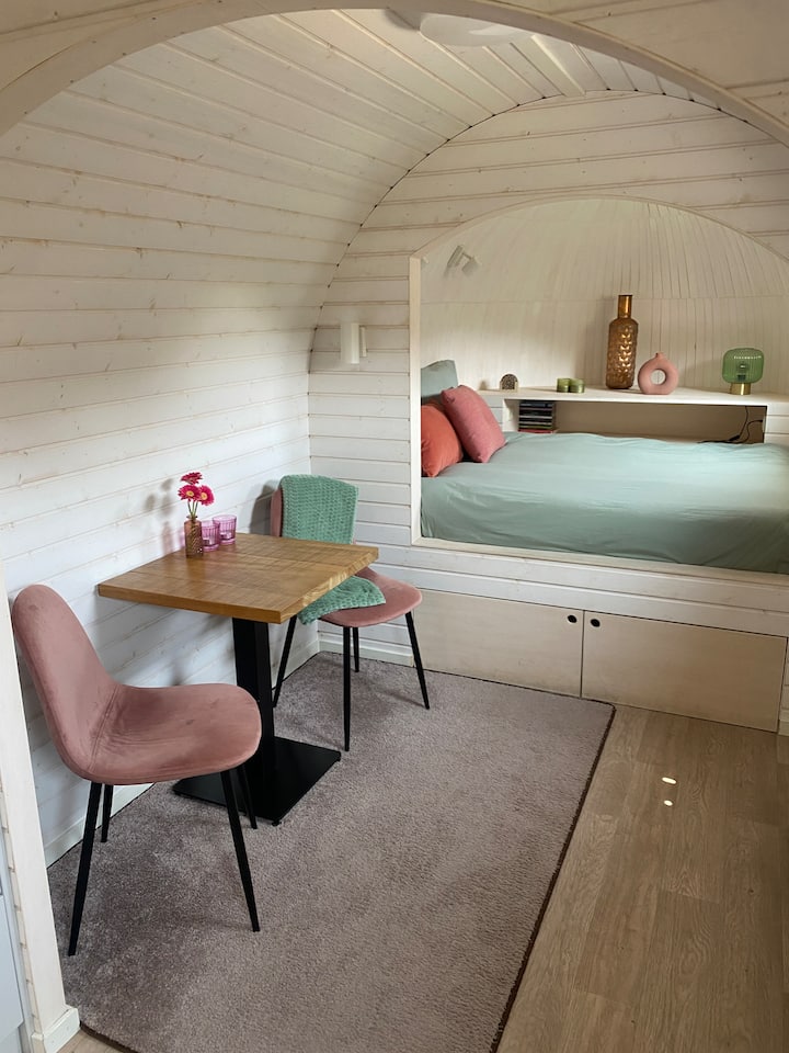 Private Sauna & Hot Tub Cabin Near Amsterdam - Zeewolde