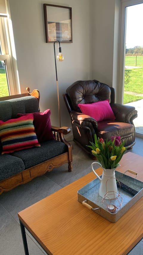 RedBarn Cottages Tulla (2 cottages sleep 18)