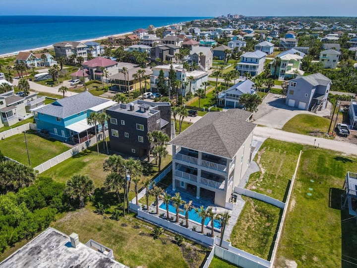 "Villa Nautilus" Steps away from the beach