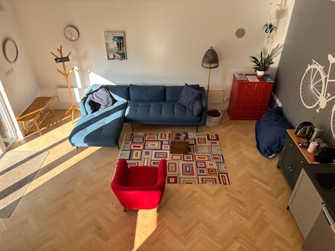 Top performing Airbnb: Garden House - Free parking - EV charging in Milton