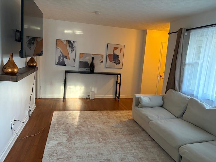 King Bed| 3 Bedrooms| Close To City Attractions - Pittsburgh, PA
