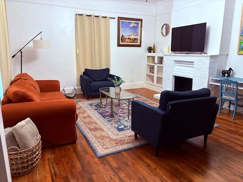 Popular Airbnb listing: Quaint-n-Quirky Downtown Greer Home in Greer