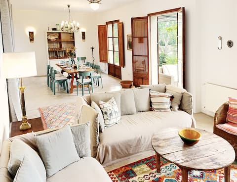 Anuncio de Airbnb popular: Finca la Querida, Idylle auf dem Land (Idyllic Country Estate) en Campos