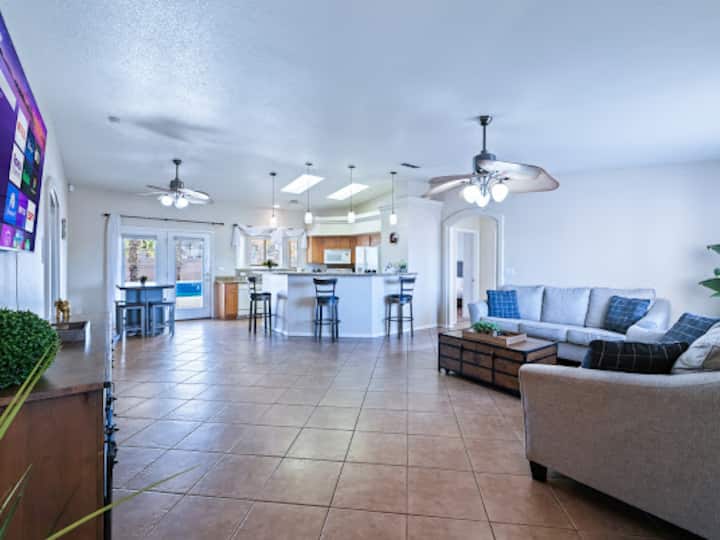 Soleil Oasis | Water Slide, Lakeside|pet Stay Free - Lake Havasu City, AZ