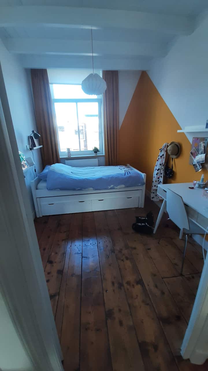 საძინებელი 4