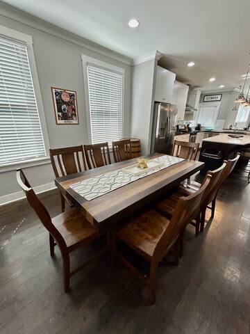 ⭐️🎻⭐️MUSIC CITY CENTRAL•ARCADE•AIR HOCKEY•FOOSBALL⭐️⭐️ gallery image 2