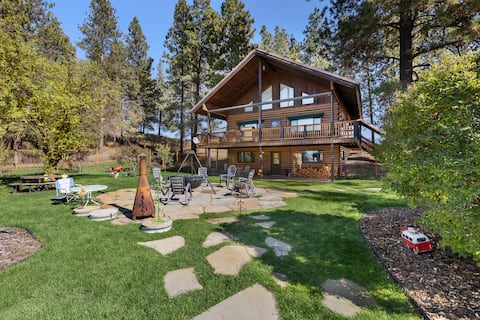 Cabin on 5 acres w/Full Gym, Steam Rm, Hot Tub