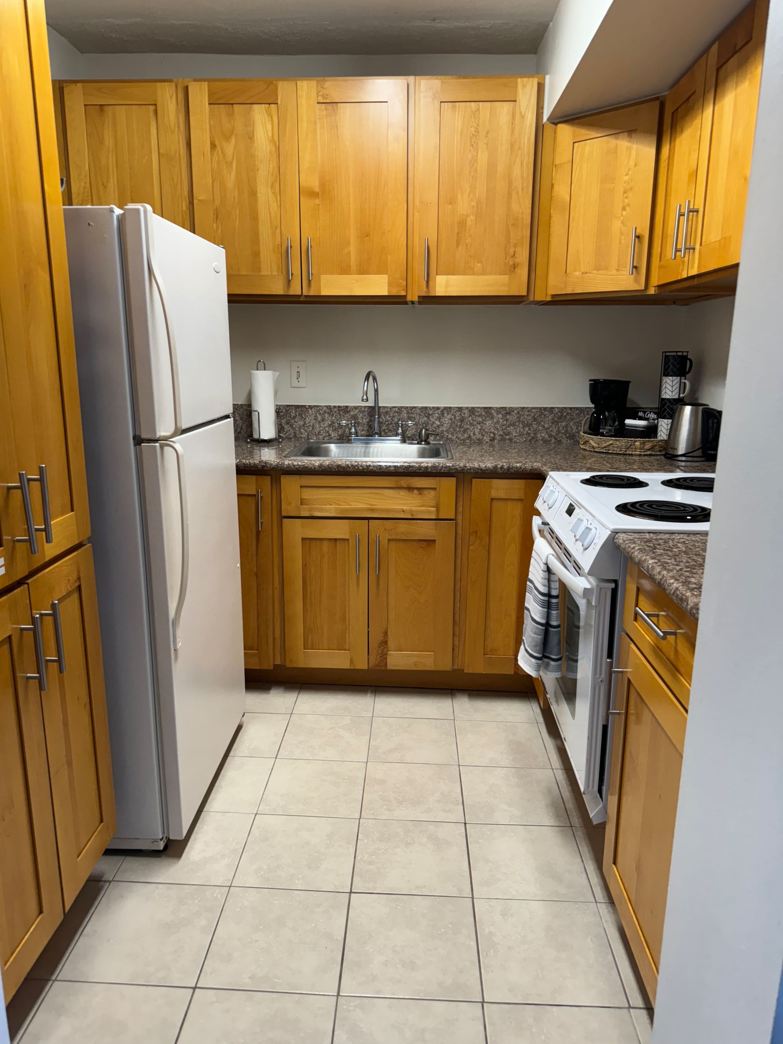 Family Waikiki Apt sleeps 5 FREE parking - Image 10