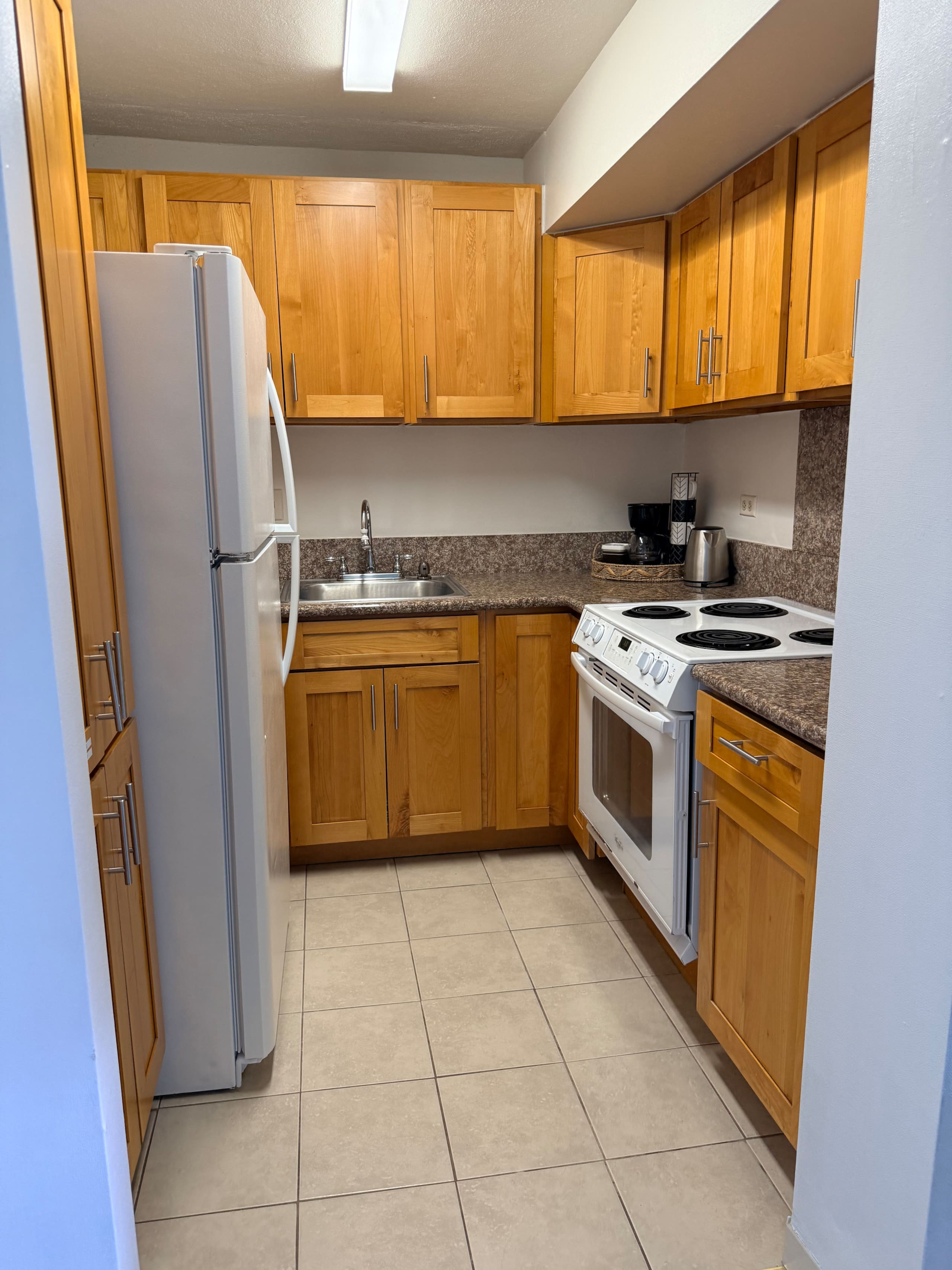 Family Waikiki Apt sleeps 5 FREE parking - Image 14
