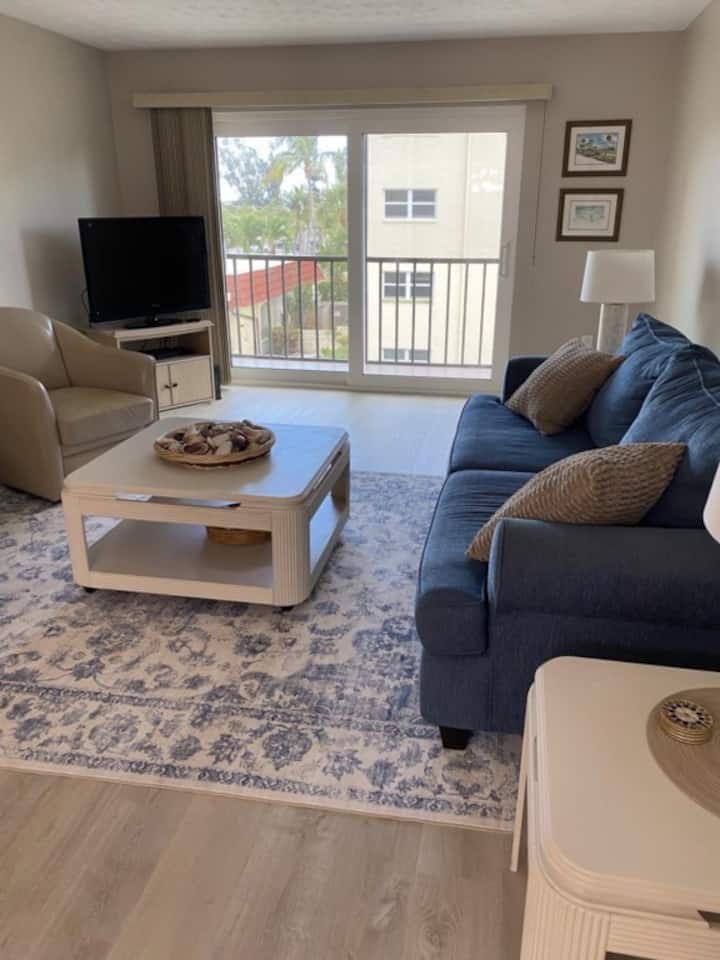 Across The Street From Siesta Key Beach 314 - Siesta Key, FL
