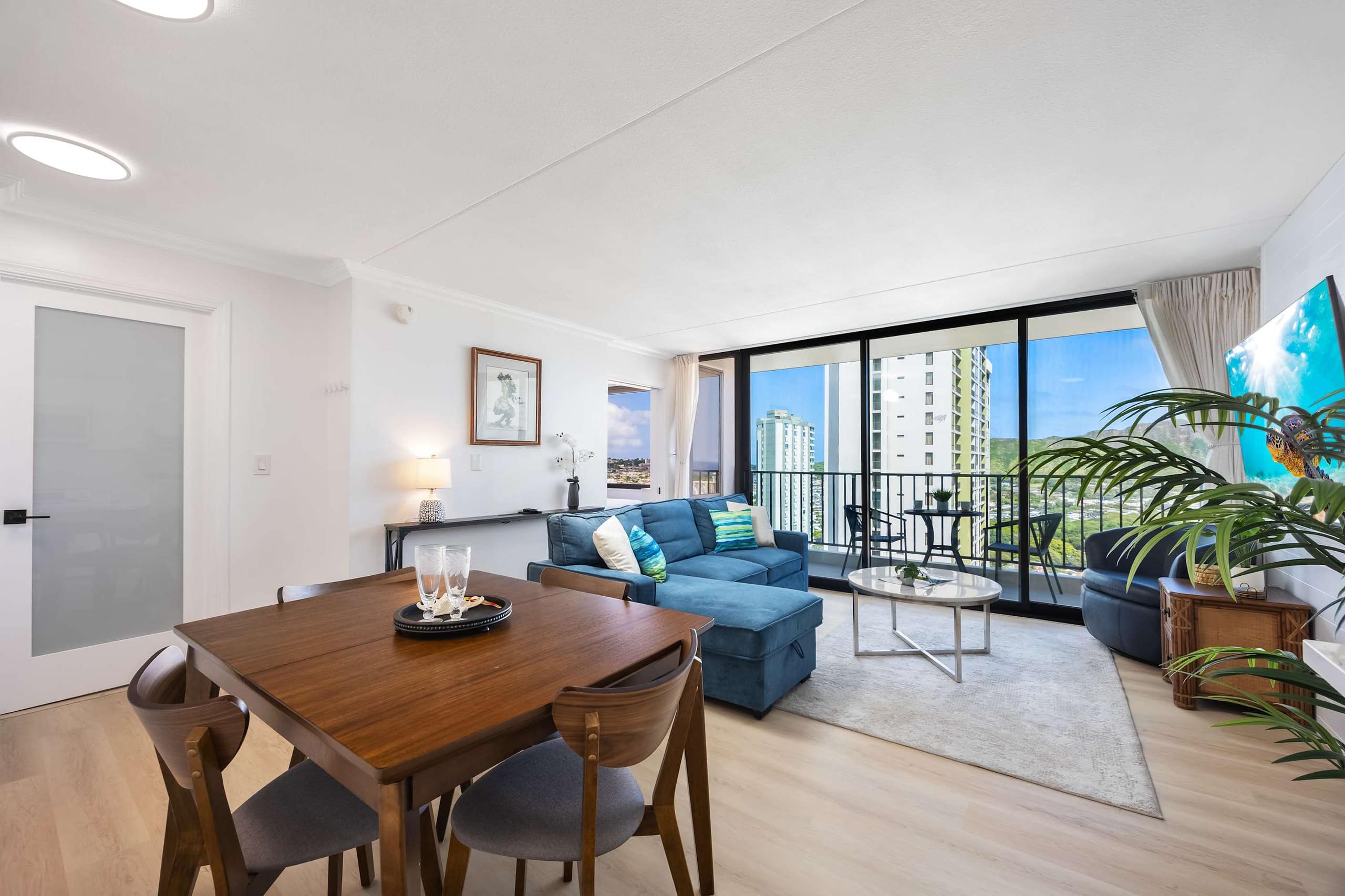Condo in Honolulu · ★4.84 · 1 bedroom · 3 beds · 1 private bath - Image 17