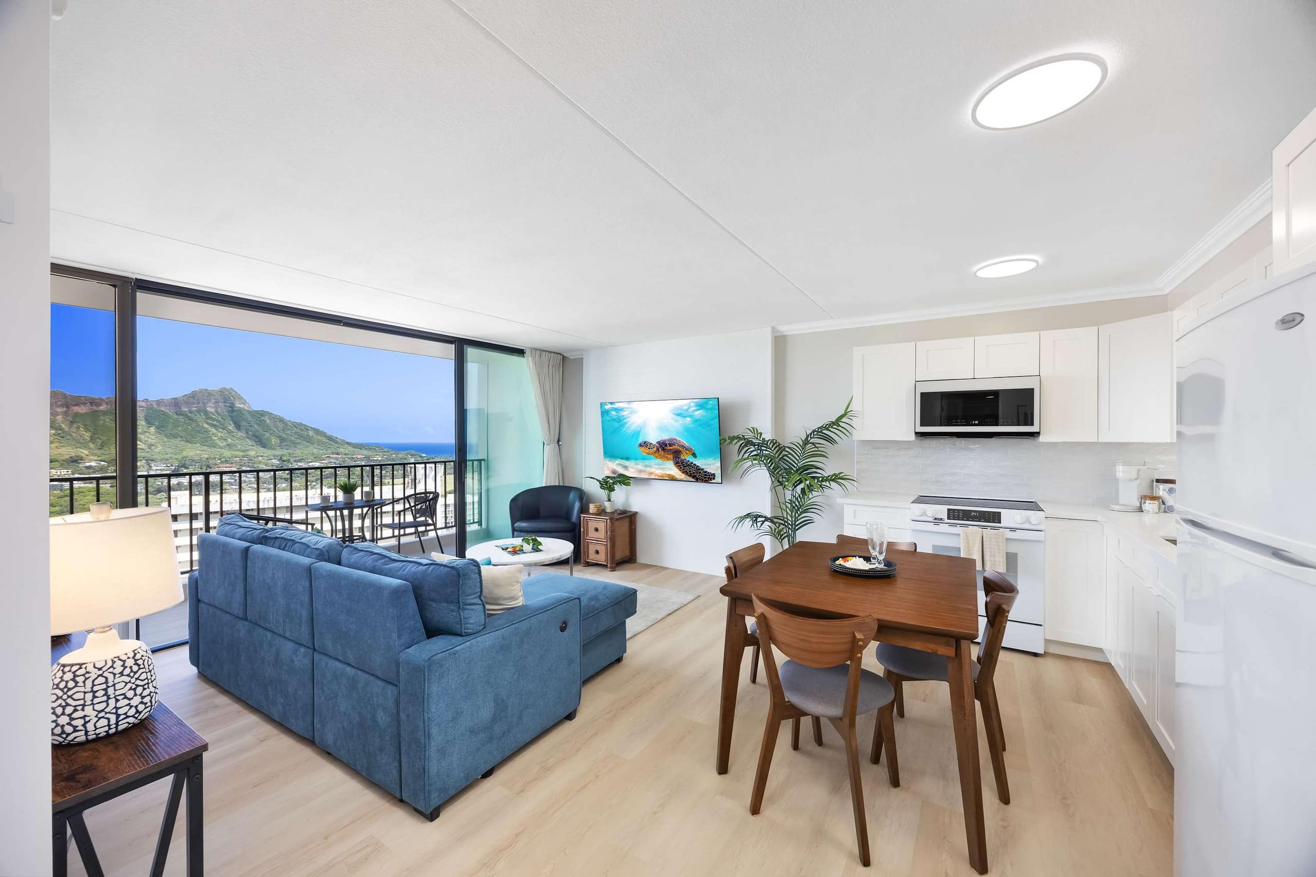 Condo in Honolulu · ★4.84 · 1 bedroom · 3 beds · 1 private bath - Image 5