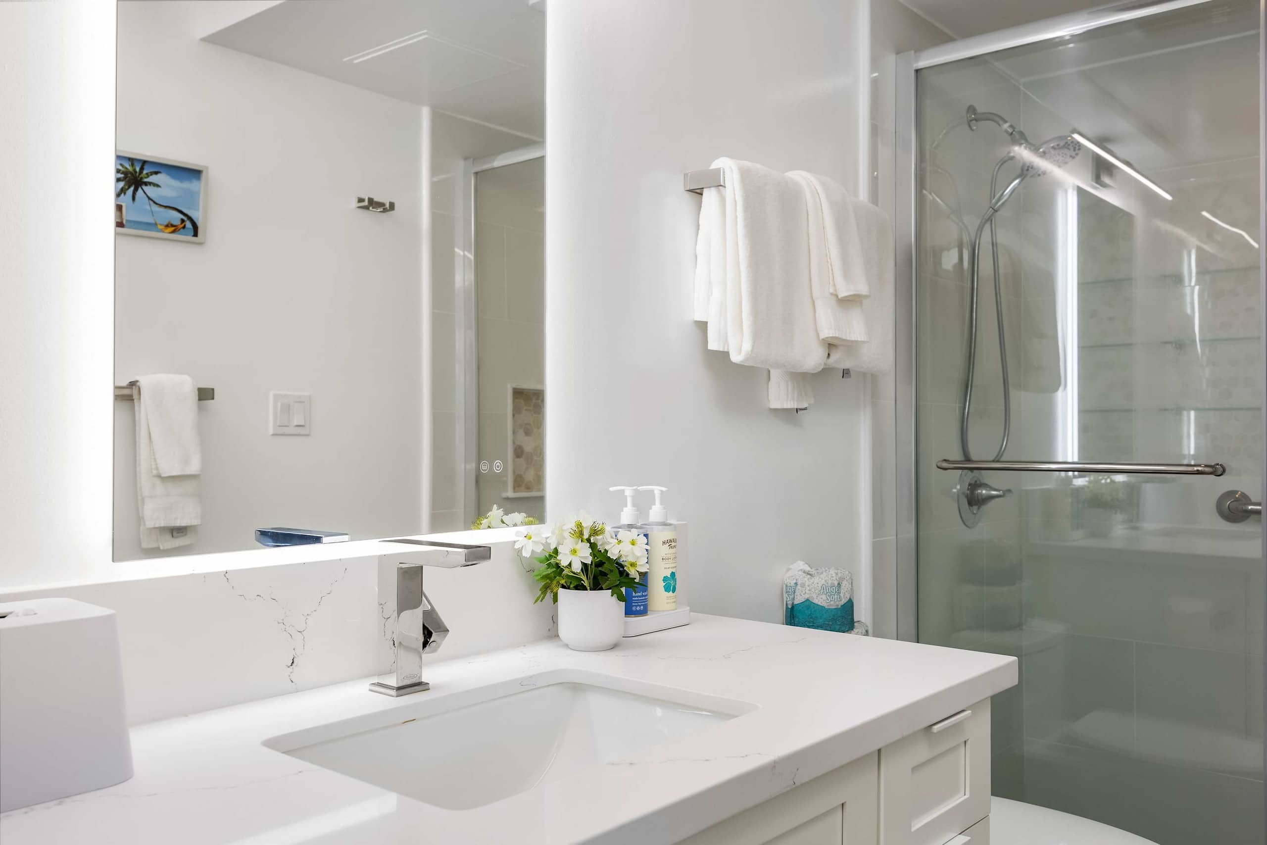 Condo in Honolulu · ★4.84 · 1 bedroom · 3 beds · 1 private bath - Image 25