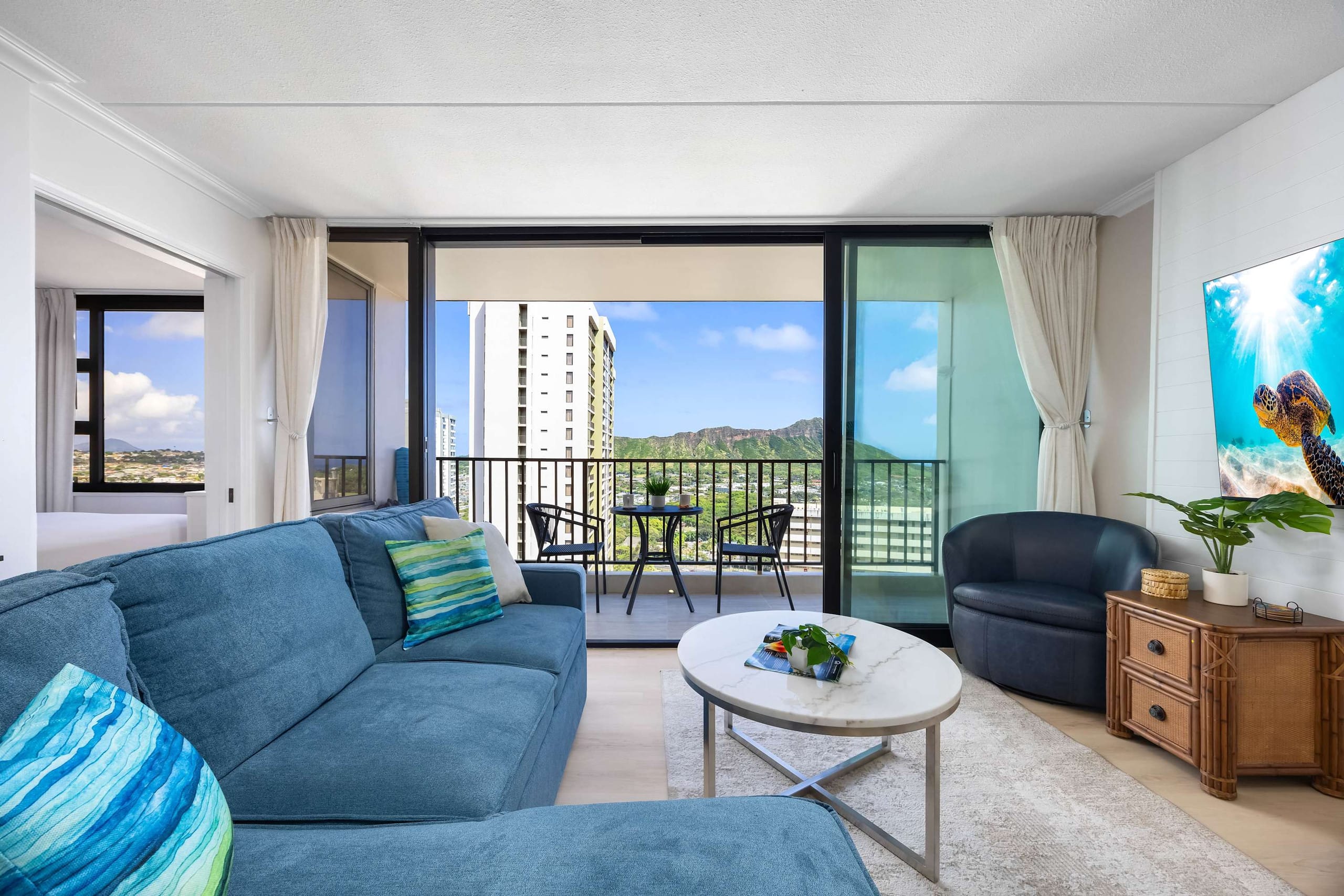 Condo in Honolulu · ★4.84 · 1 bedroom · 3 beds · 1 private bath - Image 10