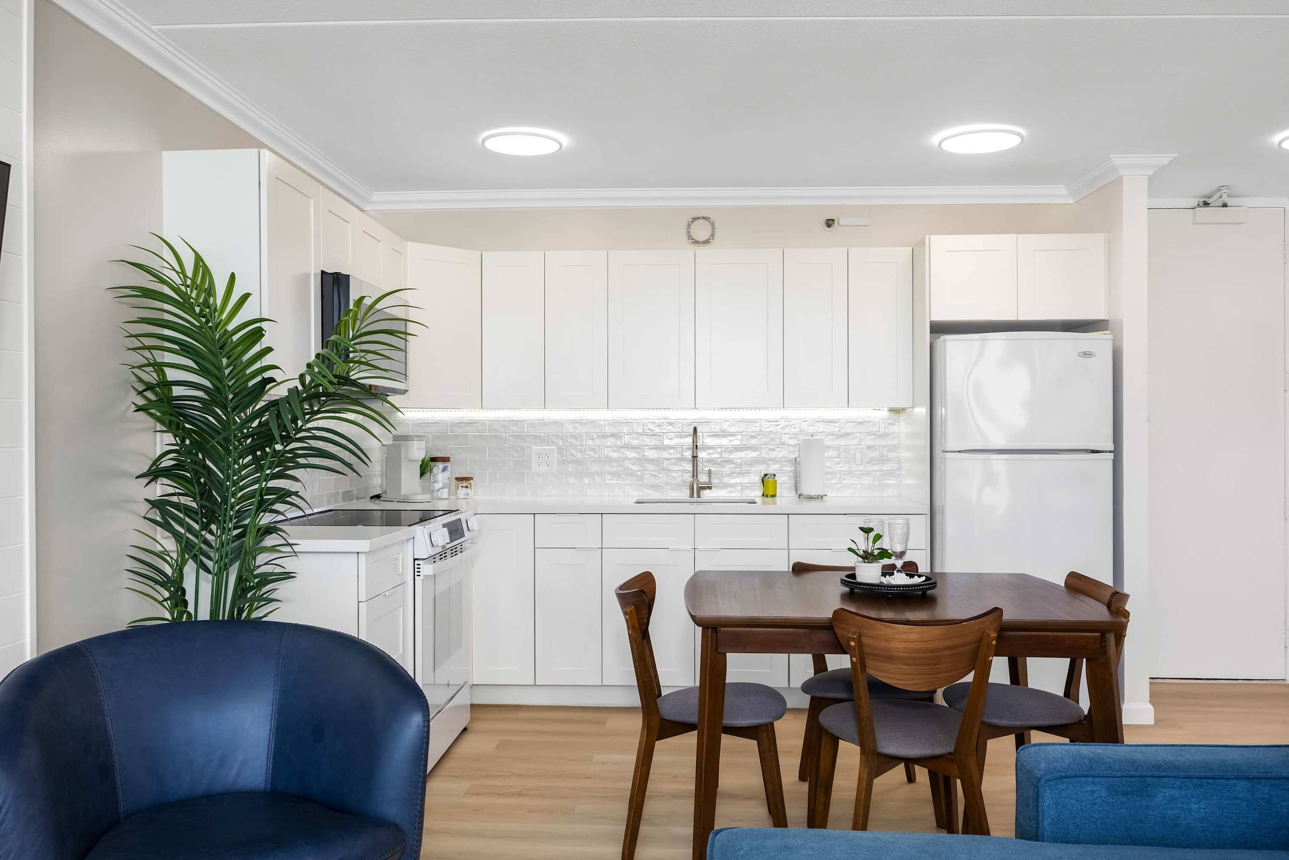 Condo in Honolulu · ★4.84 · 1 bedroom · 3 beds · 1 private bath - Image 11