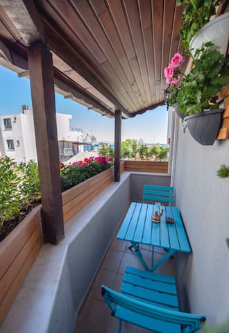 Sea View 3 Bedrooms Connected Apart with Balcony