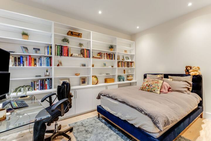 Borough Market Penthouse gallery image 2