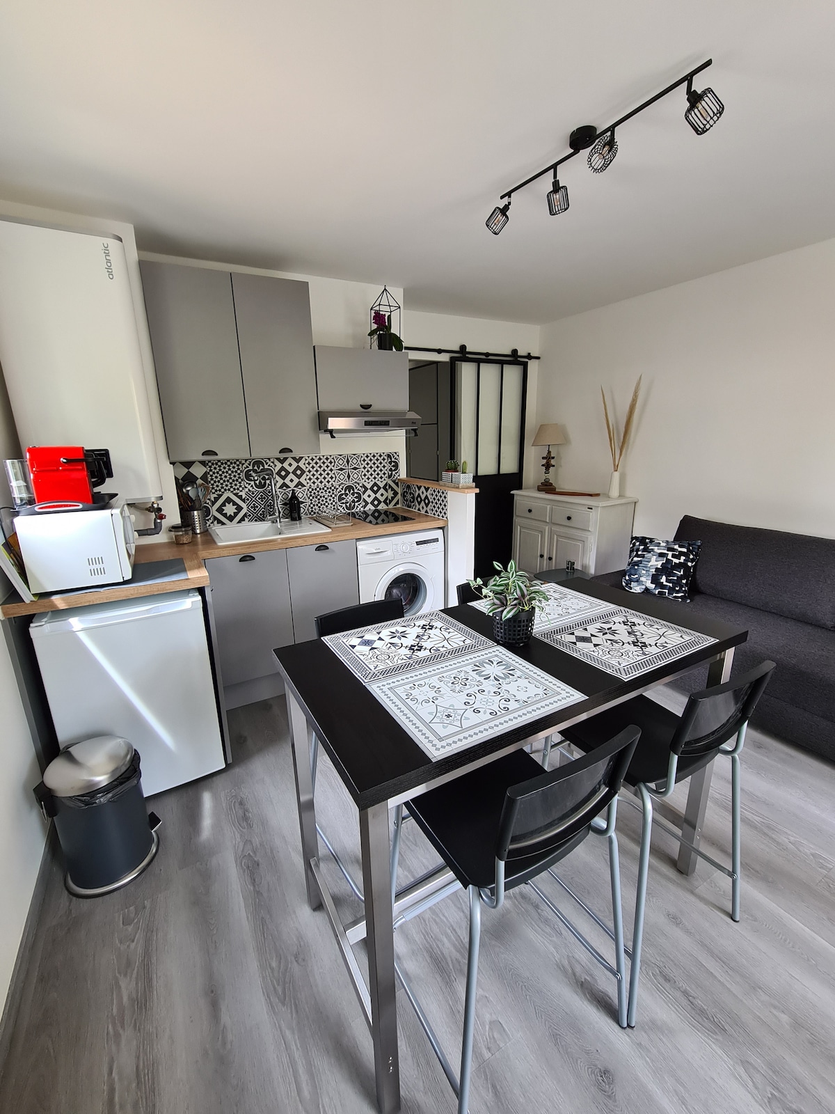 Appartement rénové, 2 pers, parking, piscine, 2*