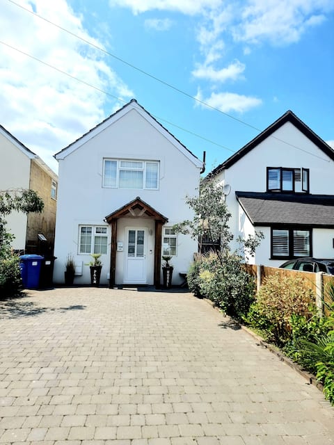 Legoland * HeathrowAirport * Families * Long Stays