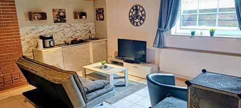 Fitter's room / 1 bedroom apartment / private bathroom