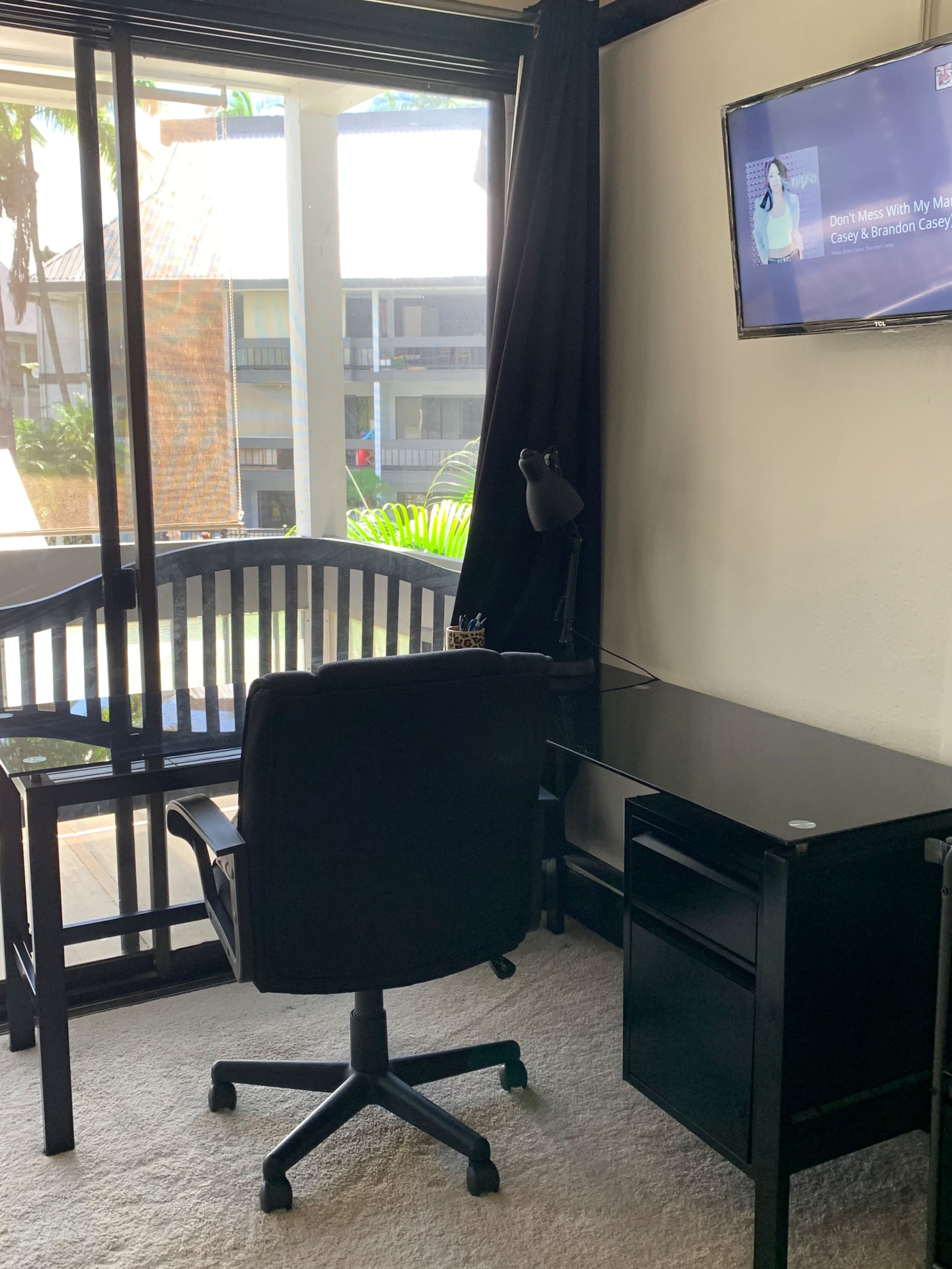 Condo in Hilo · ★4.69 · Studio · 1 bed · 1 private bath - Image 4