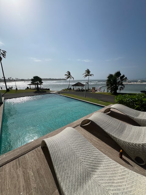 Apartment with a private pool facing the Caribbean